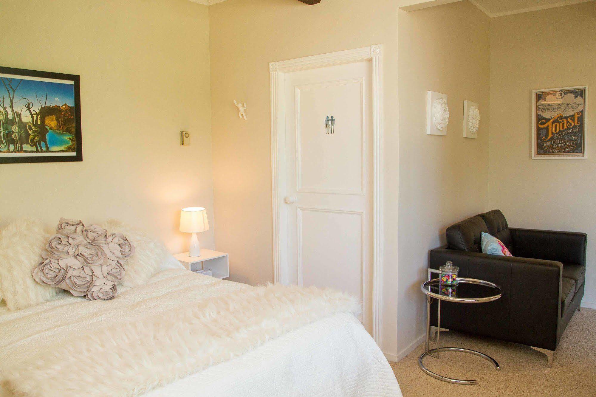 Bed and Breakfast Swan House à Martinborough Extérieur photo